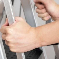 DURHAND Klapptritt Stehleiter Mit 4 Stufen Rutschfest Rostfrei Leiter Gerüstbock Mit Werkzeugablage Handlauf Bis 150 Kg Belastbar Inkl. Anti-Rutsch-Füße Alu 45,5 X 82 X 145 Cm -Vidailo Verkaufe 31ae826a1977691cd68ca8820ee54b9b