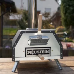 NEUSTEIN Outdoor Pizzaofen XQ3000 Mit Pizzastein, Schutzhülle, Pizzaschieber, Holzofen -Vidailo Verkaufe 32081259a2312a7b94ae7108bf498c8d
