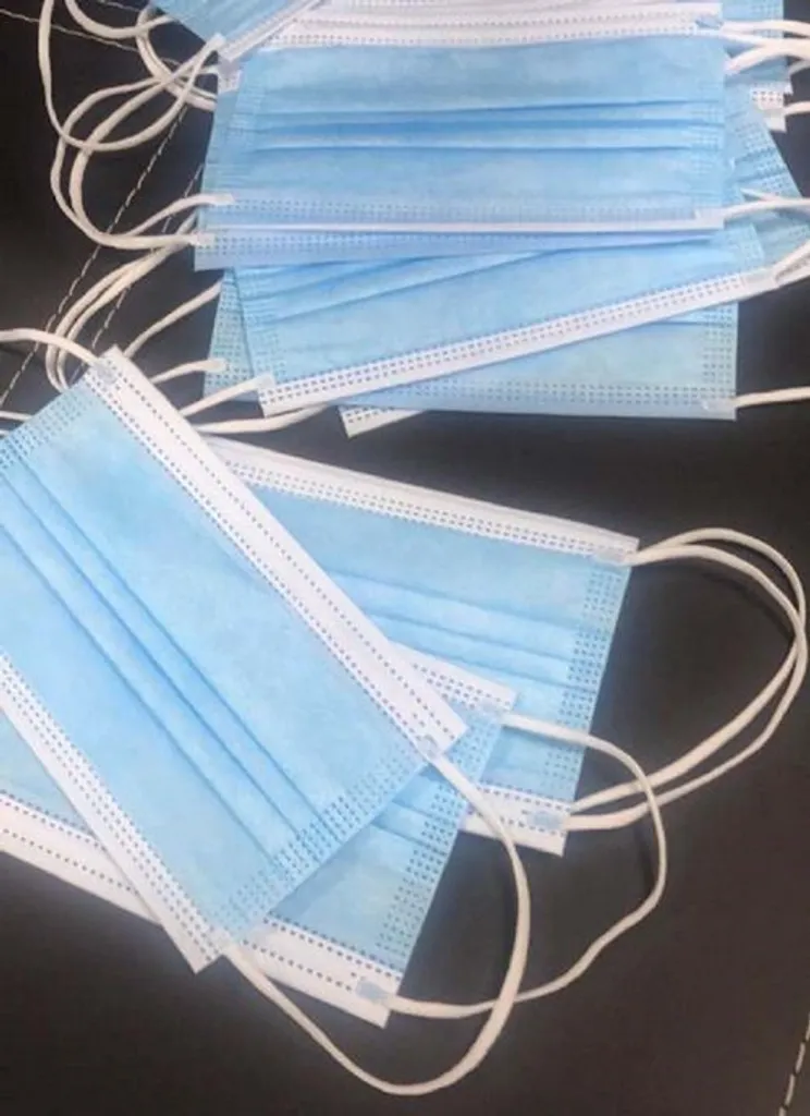 10x Atemschutz-Masken Mundschutz-Masken Einwegmaske OP-Maske Mund-Nasen-Maske 3-lagig Gummiband 5 10x Atemschutz-Masken Mundschutz-Masken Einwegmaske OP-Maske Mund-Nasen-Maske 3-lagig Gummiband – Bild 3