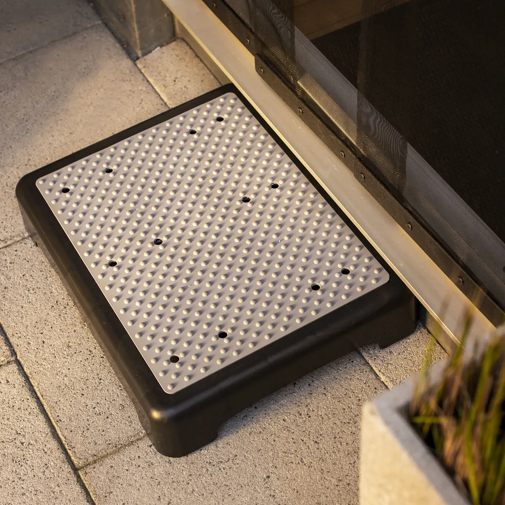 UPP Trittstufe Tritt Hocker Einstiegshilfe Indoor & Outdoor 200 Kg Belastbarkeit 11 UPP Trittstufe Tritt Hocker Einstiegshilfe Indoor & Outdoor 200 Kg Belastbarkeit – Bild 9