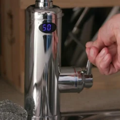 Aquadon Smart Heater Multi Head | Wasserhahn Mit Integriertem Durchlauferhitzer | 2 Aufsätze | Digitale LED-Temperaturanzeige | Armatur | Boiler | Das Original Aus Dem TV -Vidailo Verkaufe b48040eff4cb787461480324b4d5d5e5