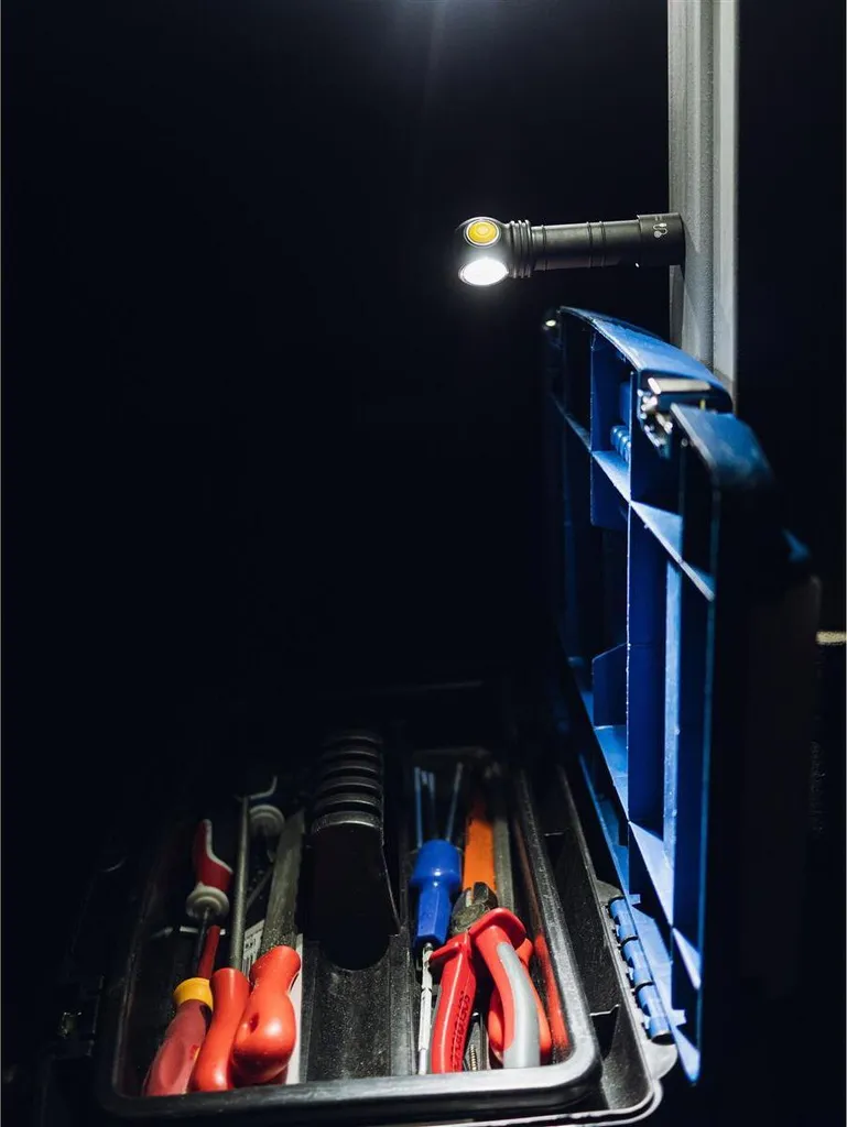 Armytek Wizard C2 Magnet USB+18650, 1200 Lm, Warm-weiß 11 Armytek Wizard C2 Magnet USB+18650, 1200 Lm, Warm-weiß – Bild 9